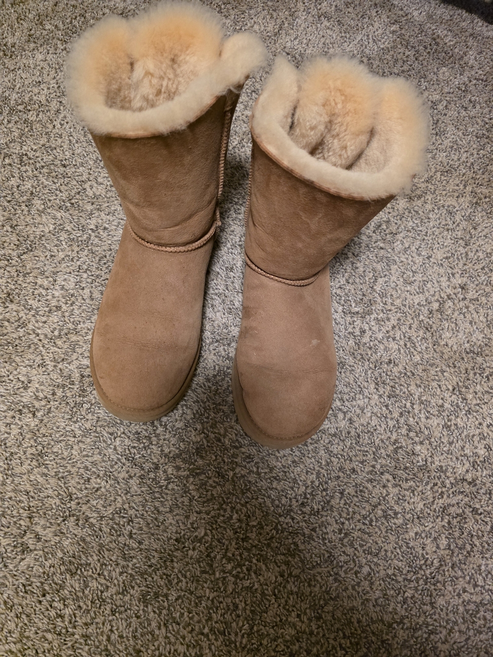 UGG Women's Short Shearling Boots in Chestnut Suede